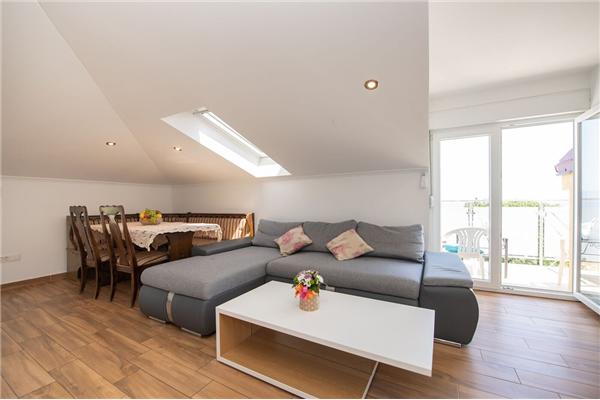 Apartment A2, for 6 persons