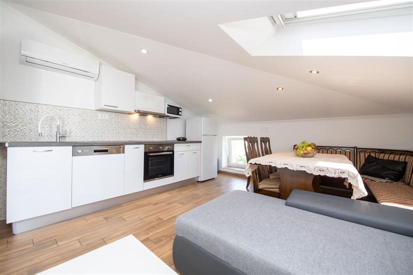 Apartment A2, for 6 persons