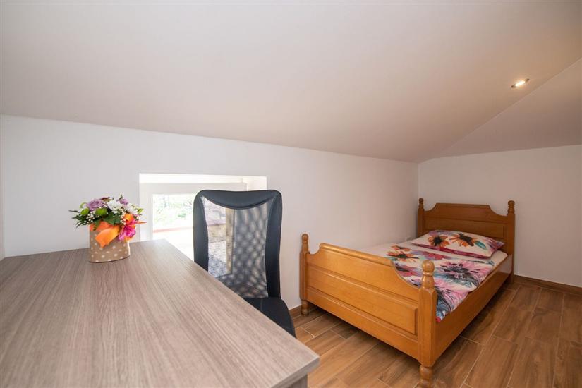 Apartment A2, for 6 persons