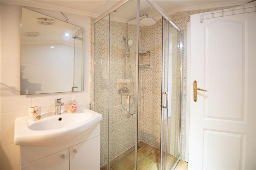 Apartment A2, for 6 persons