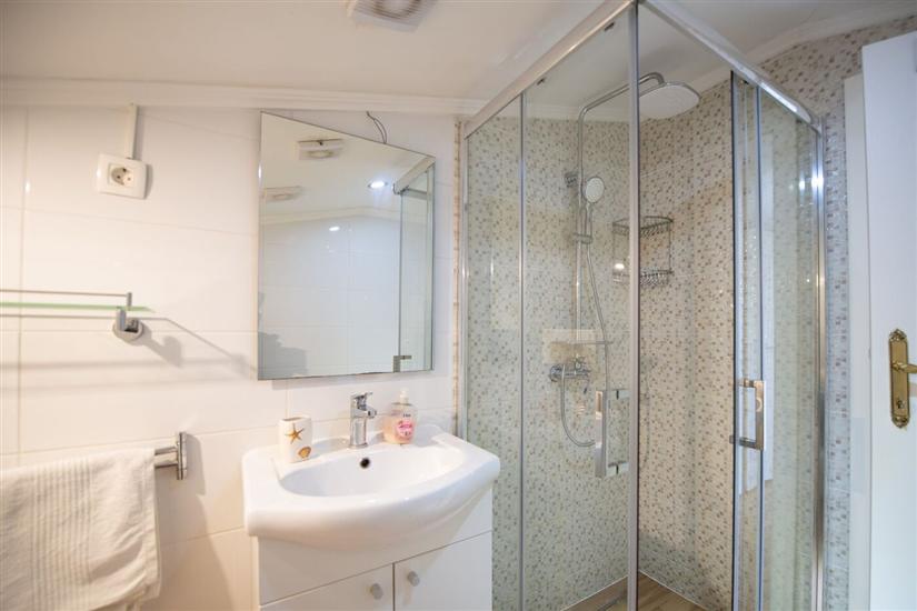 Apartment A2, for 6 persons