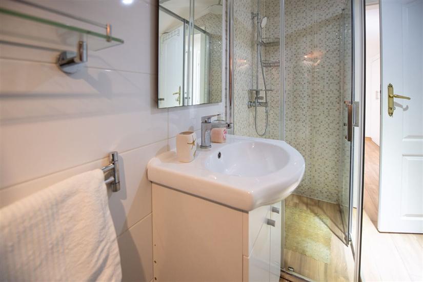 Apartment A2, for 6 persons