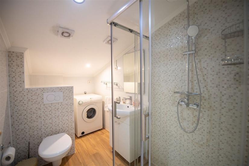 Apartment A2, for 6 persons