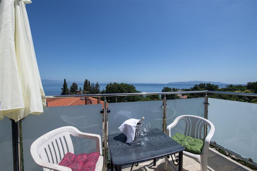 Apartment A2, for 6 persons