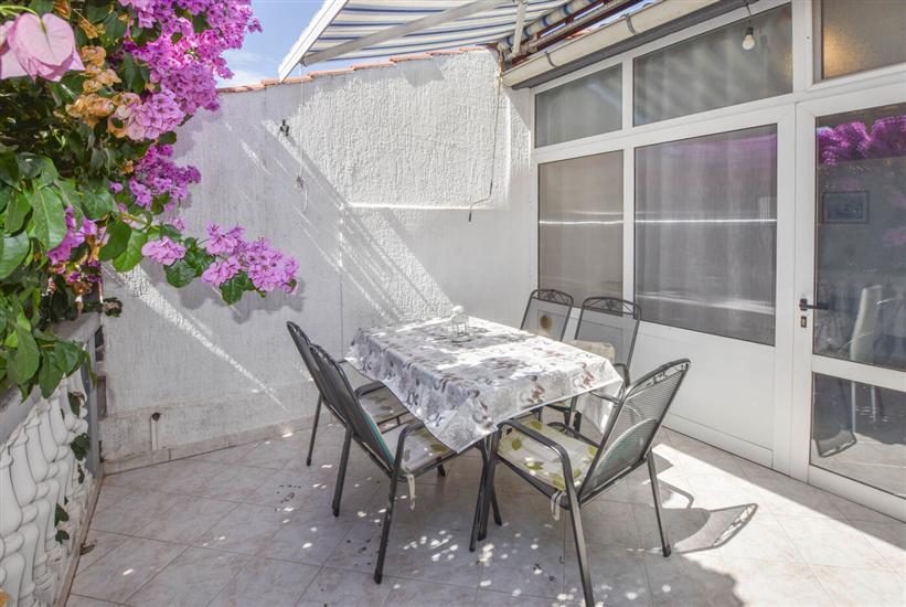 Apartment A1, for 6 persons