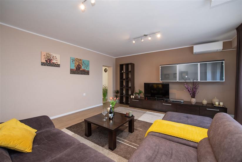 Apartment A1, for 6 persons