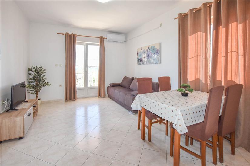 Apartment A4, for 3 persons