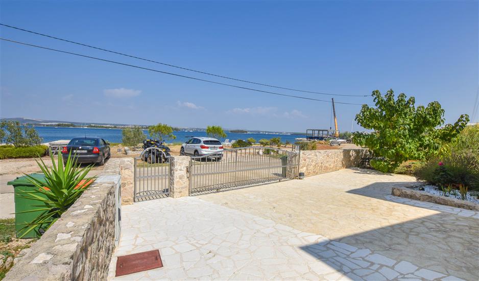 Apartment Ray of Sunshine