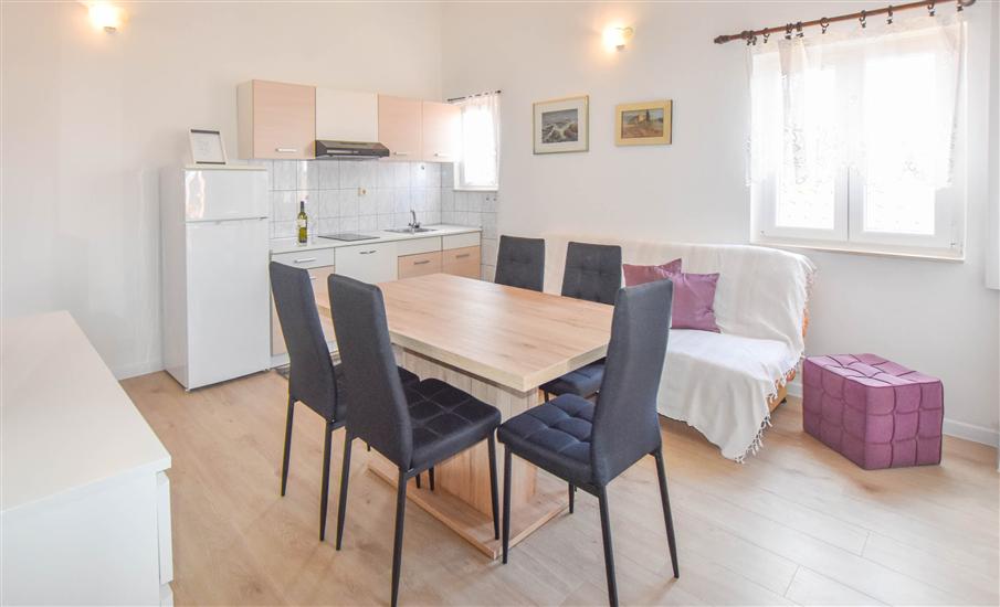 Apartment A2, for 5 persons