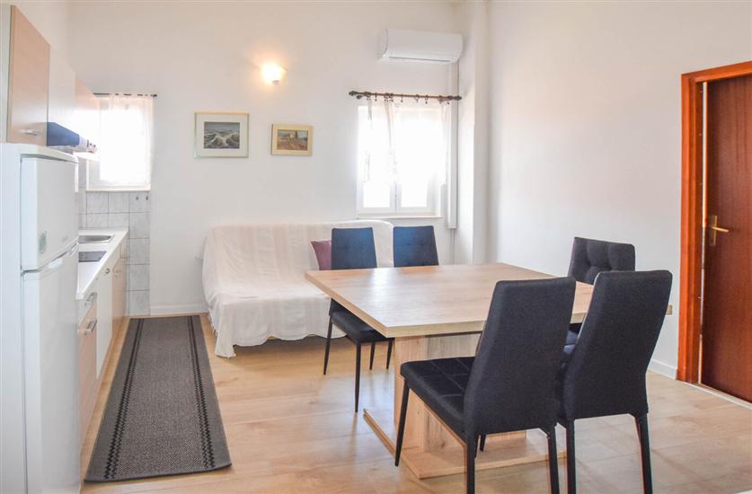 Apartment A2, for 5 persons