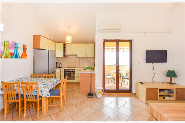Apartment A2, for 5 persons
