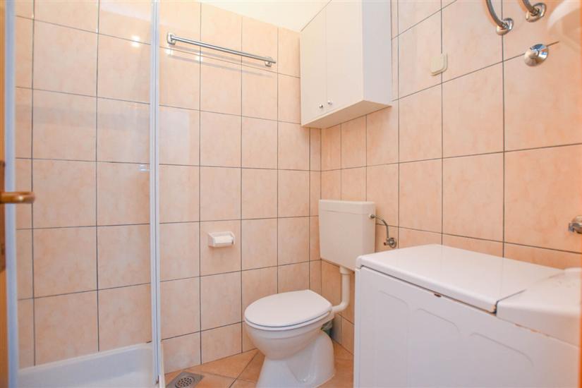 Apartment A2, for 5 persons