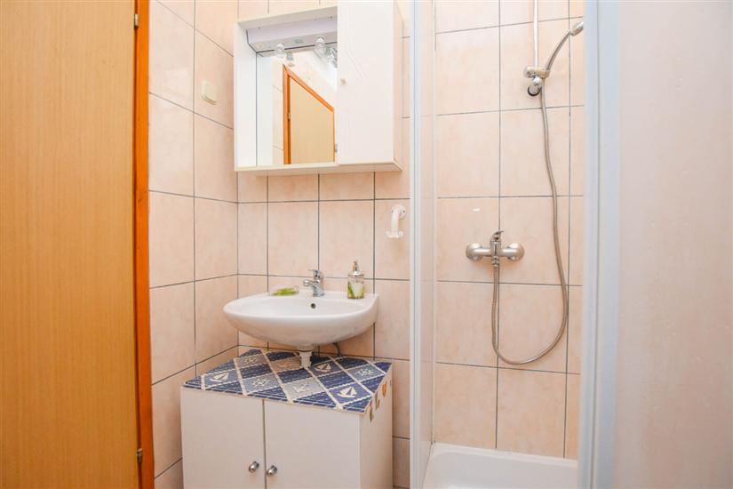 Apartment A2, for 5 persons