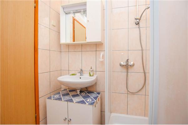 Apartment A2, for 5 persons