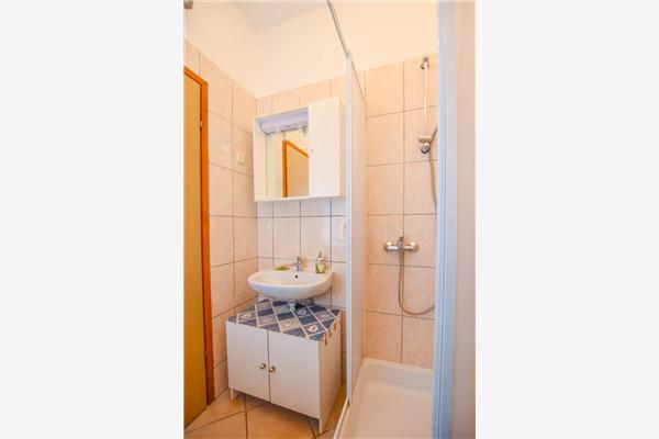 Apartment A2, for 5 persons