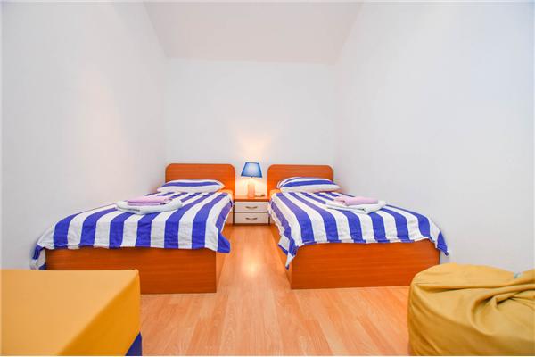 Apartment A2, for 5 persons