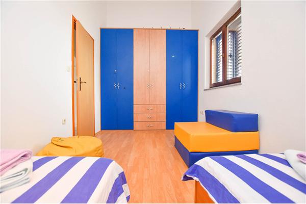 Apartment A2, for 5 persons