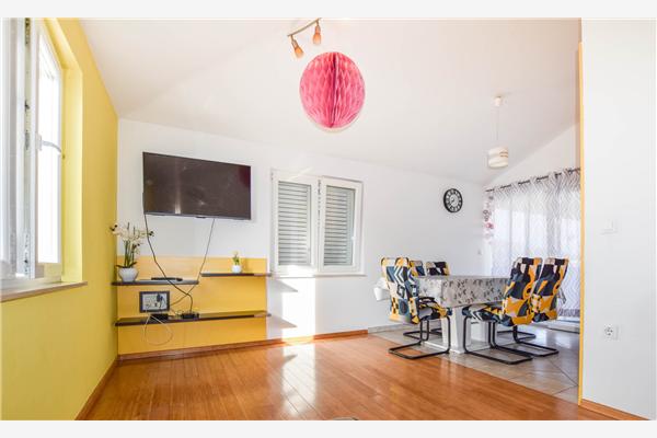 Apartment A1, for 6 persons