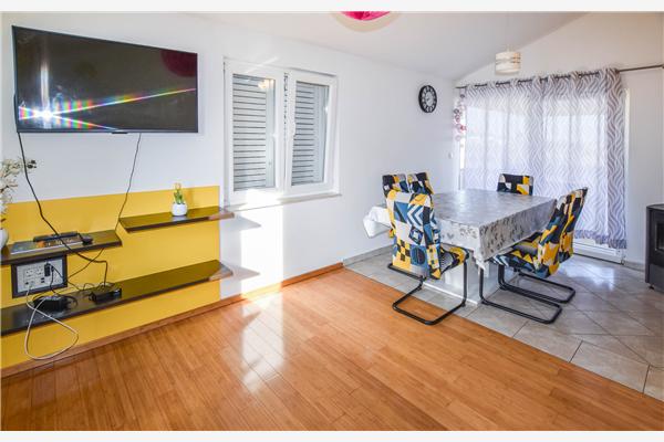 Apartment A1, for 6 persons