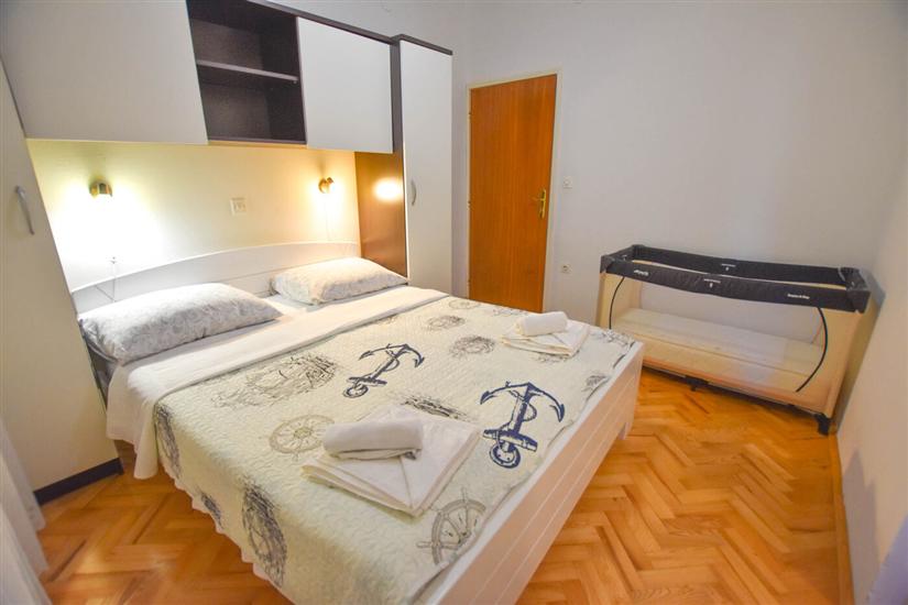 Hiša K1, na 12 osebe