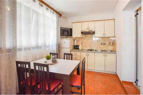 Apartment A2, for 5 persons