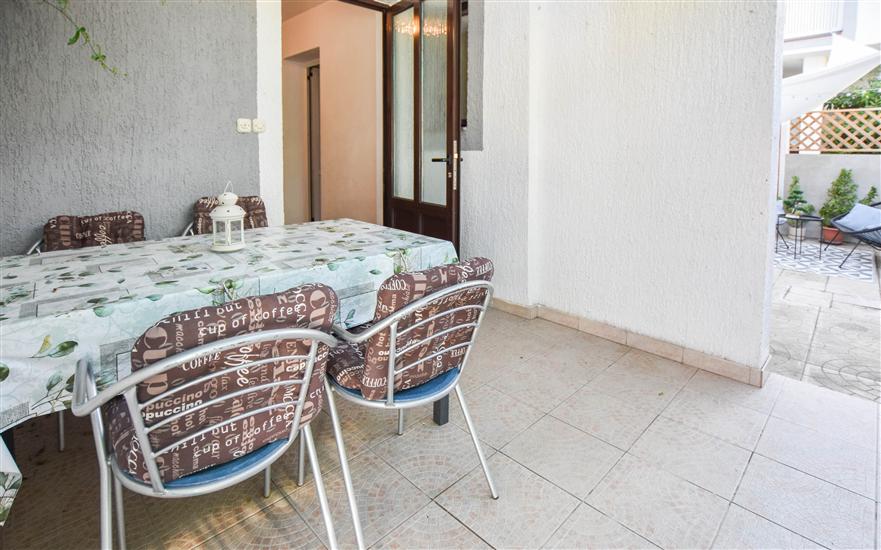 Apartment A2, for 5 persons