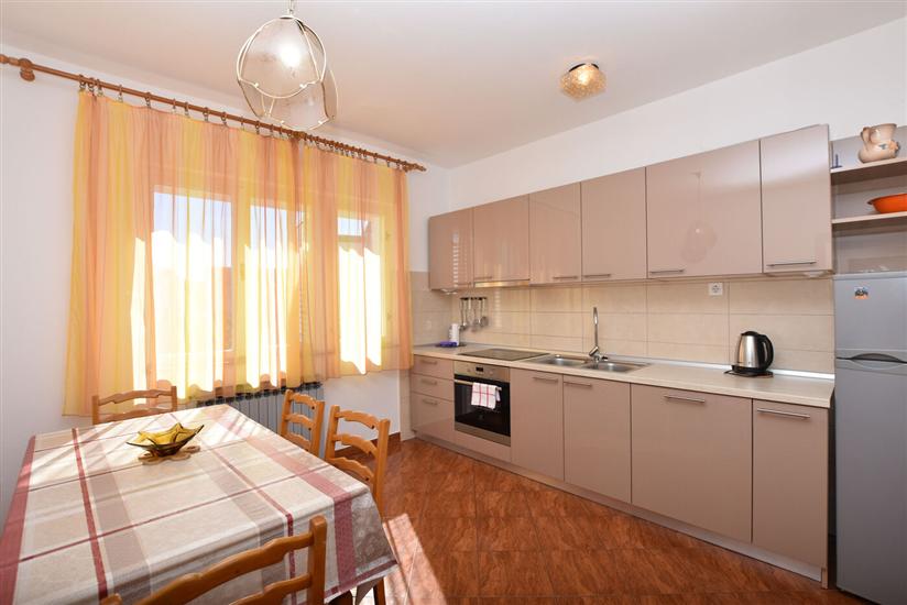Apartment A2, for 6 persons