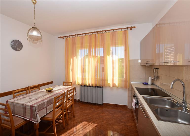 Apartment A2, for 6 persons