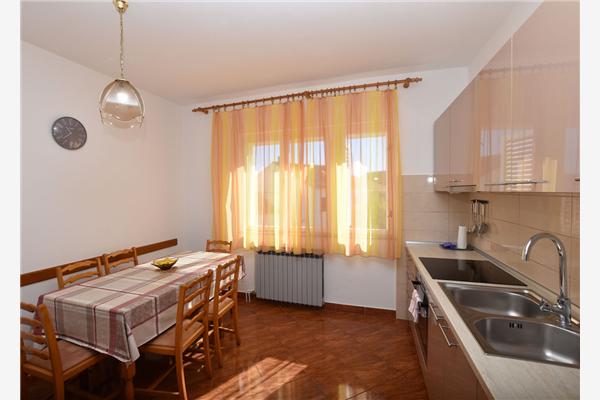 Apartment A2, for 6 persons