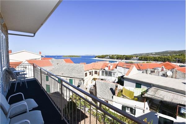 Apartment A2, for 6 persons