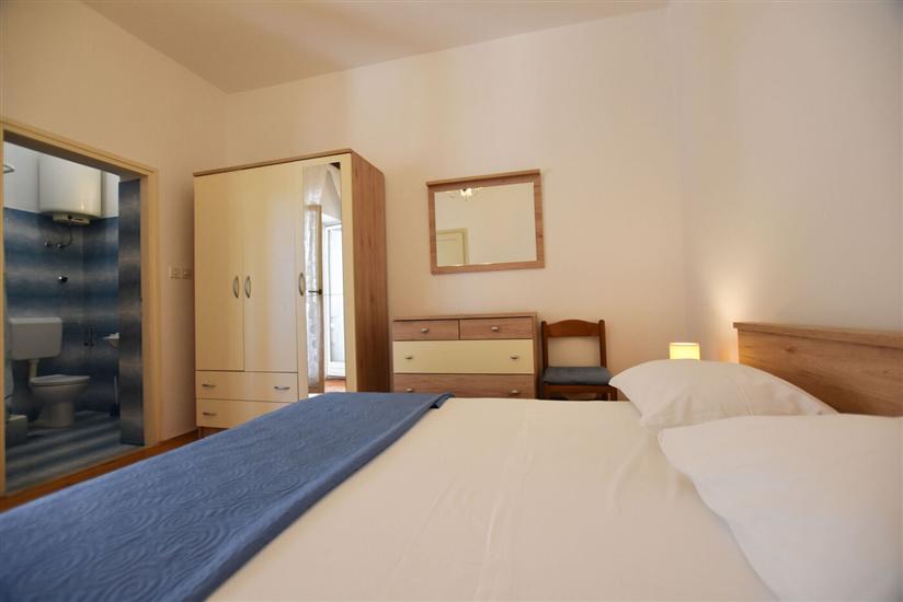 Room S1, for 2 persons