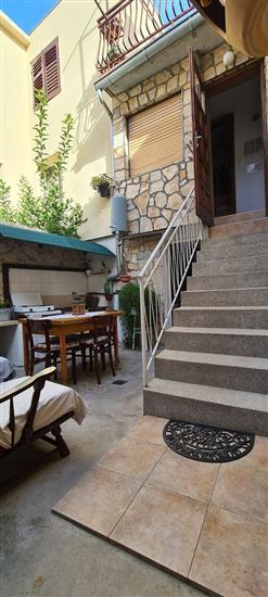 House Old town stone house