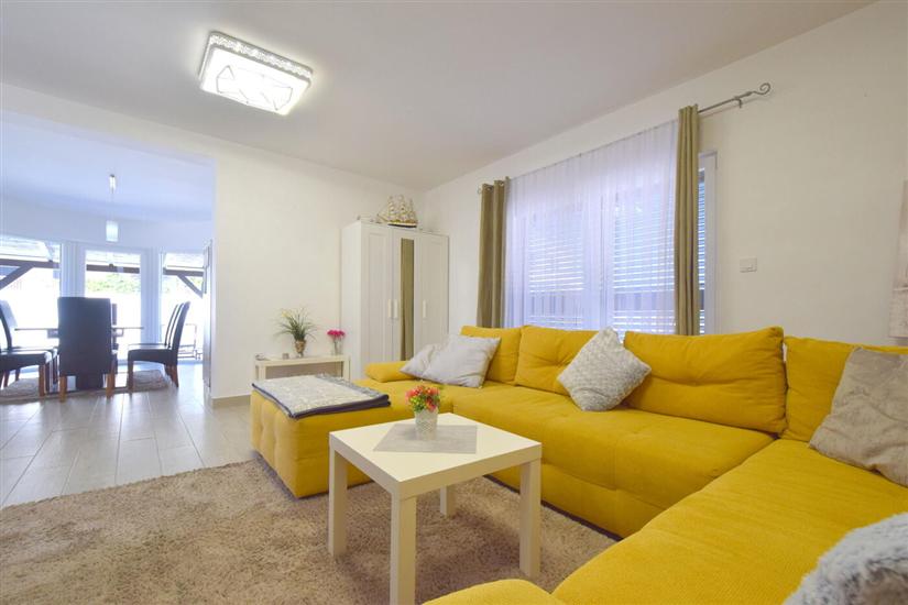 House A1, for 9 persons