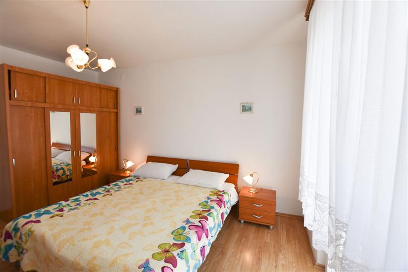 Apartment A1, for 8 persons