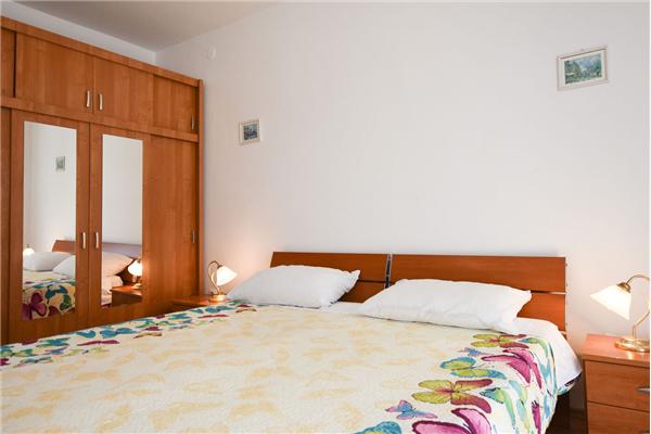 Apartment A1, for 8 persons