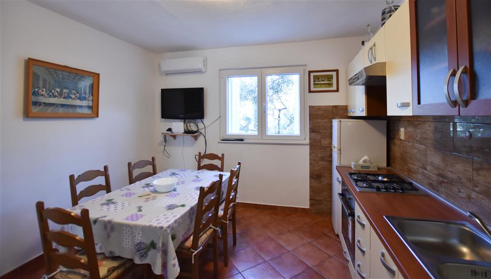 Apartment A1, for 8 persons