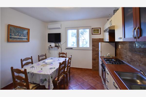 Apartment A1, for 8 persons