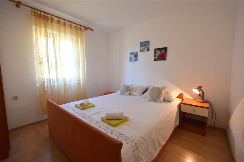 Apartment A2, for 5 persons