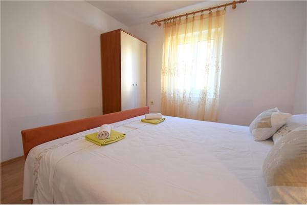 Apartment A2, for 5 persons