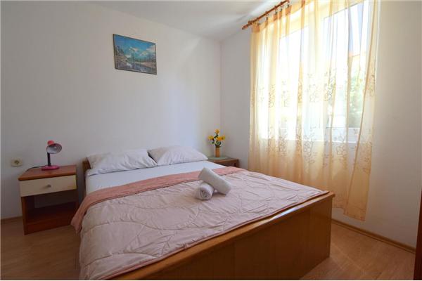 Apartment A2, for 5 persons