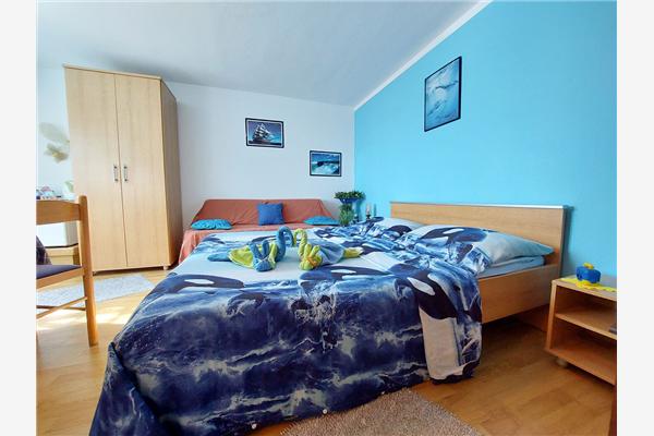 Room S1, for 2 persons