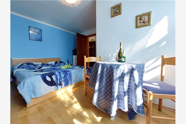 Room S1, for 2 persons