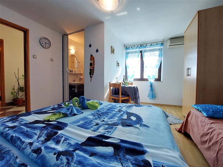 Room S1, for 2 persons