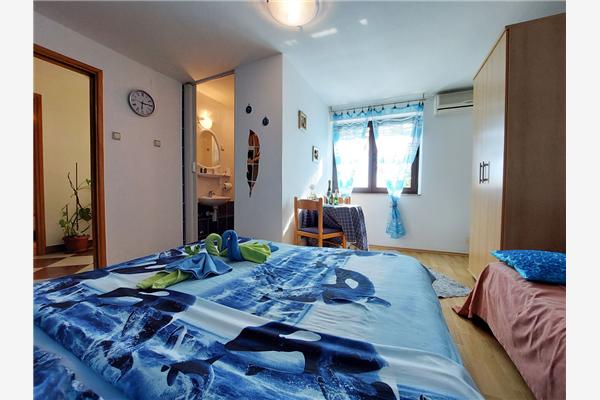 Room S1, for 2 persons