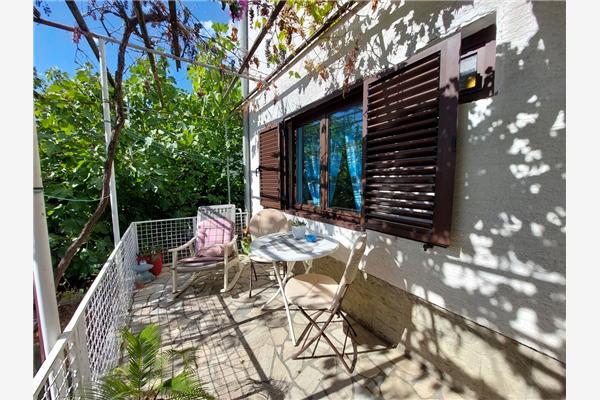 Room S1, for 2 persons