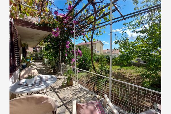 Room S1, for 2 persons