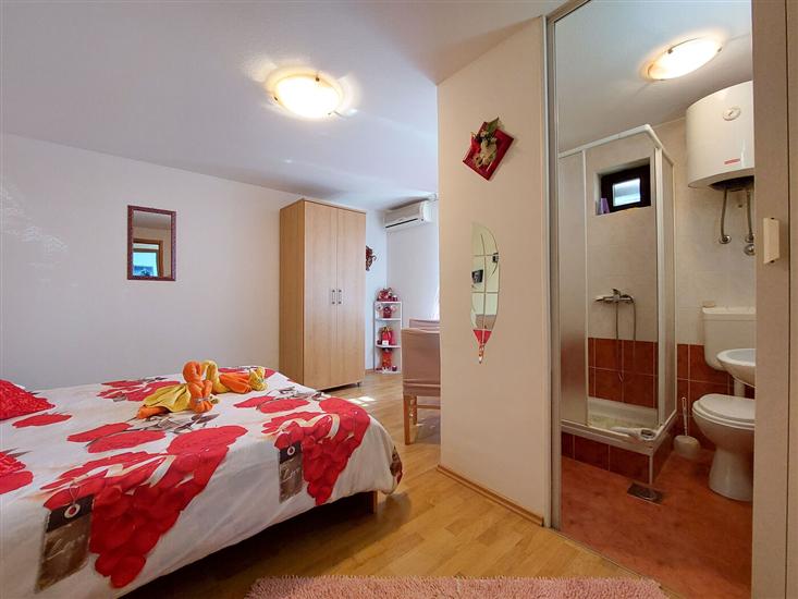 Room S2, for 2 persons