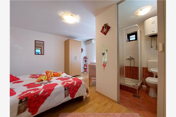 Room S2, for 2 persons