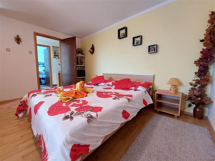 Room S2, for 2 persons