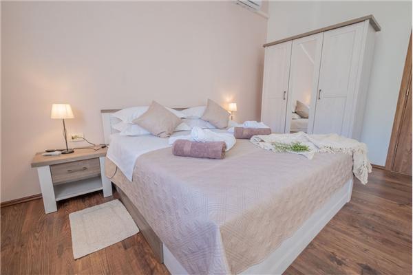 House K1, for 8 persons